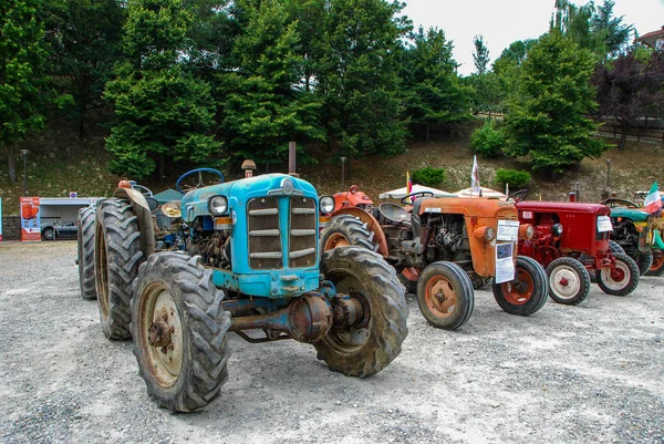 Ausstellung alter Traktoren — Stockfoto