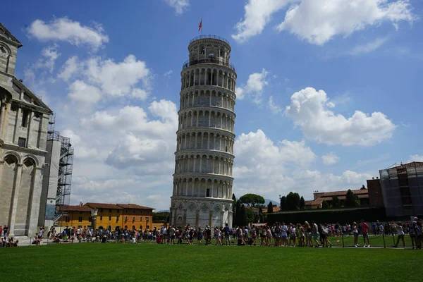 La torre inclinada de Pisa, Toscana - Italia — Foto de Stock
