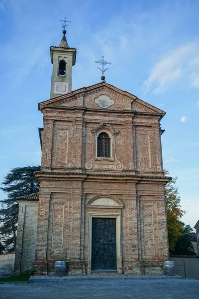 Kirche von sant 'agostino in monforte d' alba, piemont - italien — Stockfoto