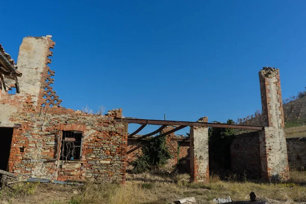 Verlassenes Haus zerstört — Stockfoto
