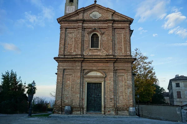 Kostel Sant'Agostino v Monforte d'Alba, Piemont - Itálie — Stock fotografie