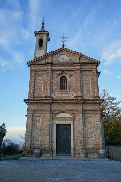 Εκκλησία του Sant'Agostino το Monforte d'Alba, Πιεμόντε - Ιταλία — Φωτογραφία Αρχείου