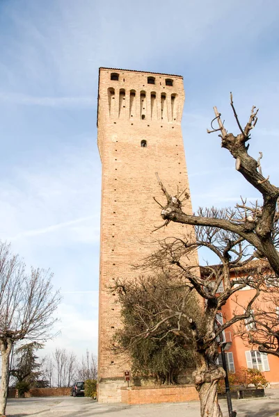 Castello di Santa Vittoria d'Alba, Piemonte - Italia — Foto Stock