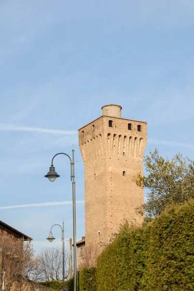 Castillo en Santa Vittoria de Alba, Piamonte - Italia — Foto de Stock
