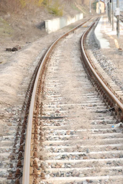 Railroad tracks near the Santa Vittoria d'Alba train station, Pi — Stock Photo, Image