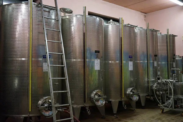 Wine maturation tank — Stock Photo, Image
