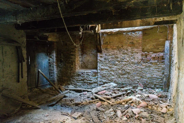 Uma Antiga Casa Abandonada Campo Ruínas — Fotografia de Stock