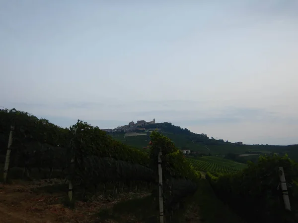 Wieś Morra Wzgórzu Langhe Piemont Włochy — Zdjęcie stockowe