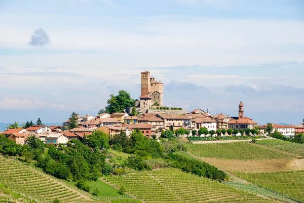 Kilátás Langhe Hegyek Vár Serralunga Piemonte Olaszország — Stock Fotó