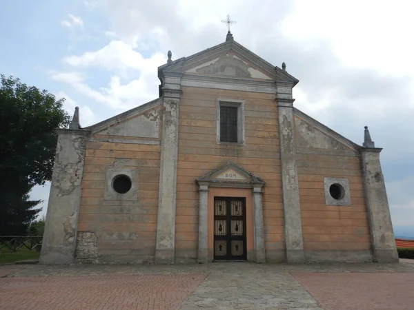 Kostel San Michele Arcangelo Mombarcaro Piemont Itálie — Stock fotografie