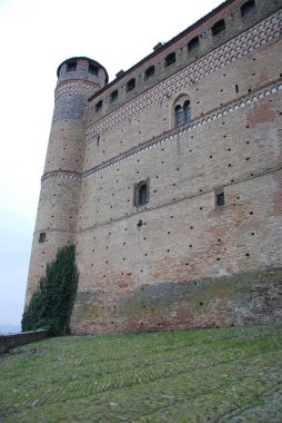 Alba, Piedmont 'lu Serralunga Ortaçağ Şatosu - İtalya
