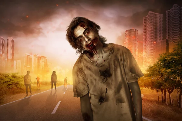 Hemskt skrämmande zombie i city — Stockfoto