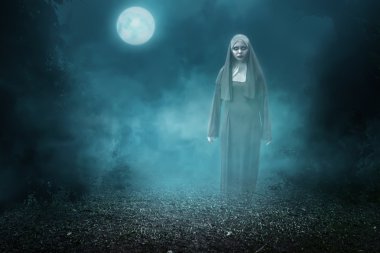 Ruh Rahibe Asyalı kadın haunting