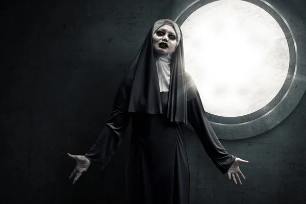 可怕的魔鬼修女 — 图库照片