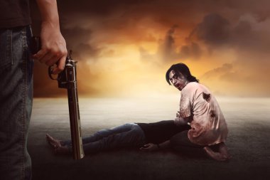 zombi silahlı