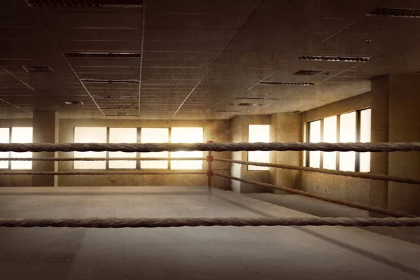 Lege ring boksen arena voor training — Stockfoto