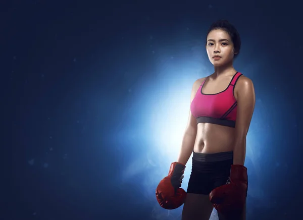 Bela ásia mulher boxer retrato — Fotografia de Stock
