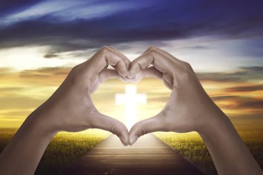 Hıristiyan çapraz işaretiyle şekli