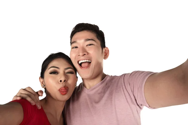 Fiatal pár így selfie fénykép — Stock Fotó