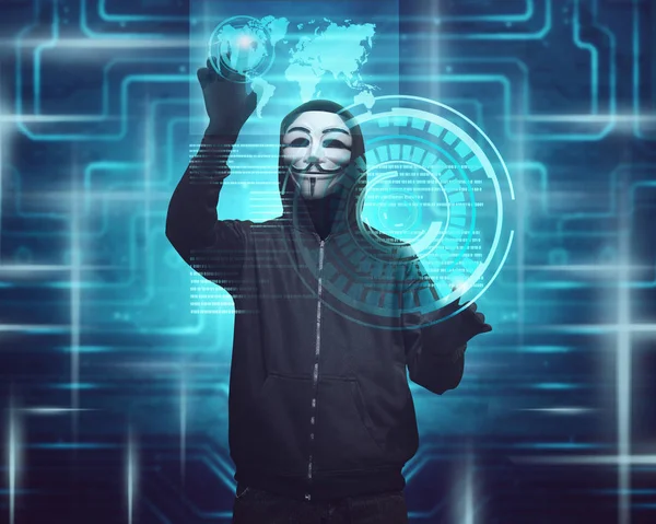 Hacker i mask och handskar — Stockfoto