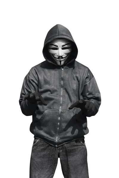 Хакер в маске и перчатках — стоковое фото