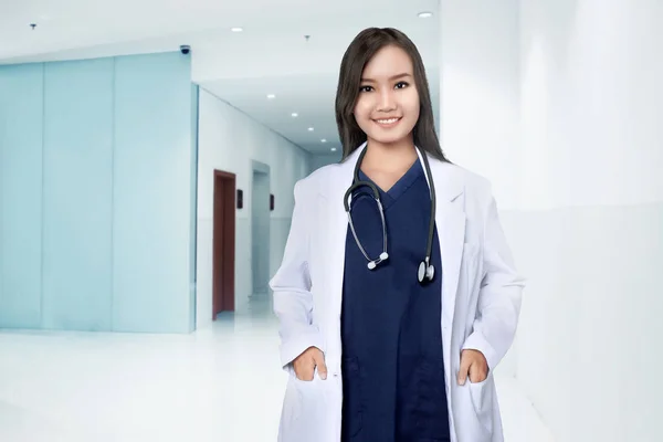Asian female doctor — Stock Photo, Image