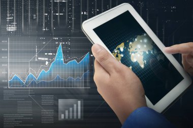 işadamı dijital tablet ile çalışma