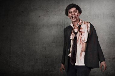 ürpertici zombi adam 