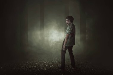 Geriye dönüp baktığımda ürpertici Asya zombi adam