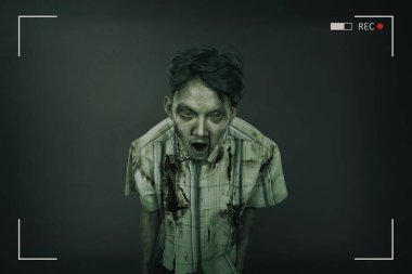 Korkunç ve kanlı Asya zombi adam portresi