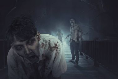 Giysiler ve kan Asya zombi kalabalık