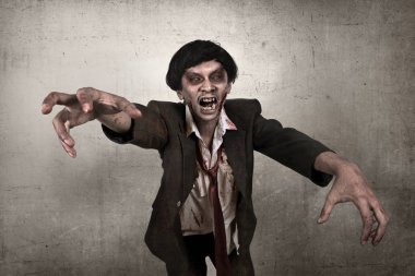 Korkunç Asya zombi adam kanlı yüzü