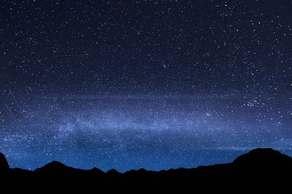 Szép fényes csillag az égen a Mount Rinjani — Stock Fotó