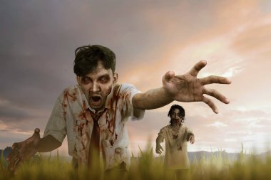 Kızgın yüzü olan iki Asya zombi