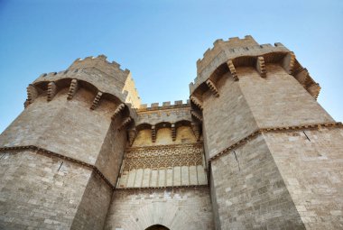 Güzel desenli büyük kule 