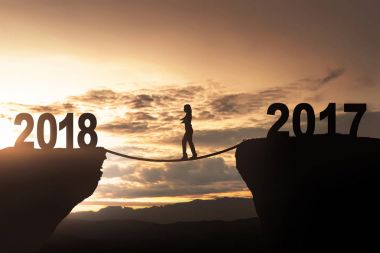 Kadın silüeti 2018 doğru halat haçlar 