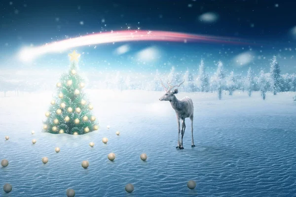 装饰圣诞树与鹿的视图 — 图库照片