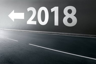 Tünel tünel üzerinden doğru duvar 2018 işaretiyle