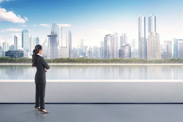 Portrait Asian Business Woman Standing Terrace Looking Modern Cityscape Daylight — Stock Photo, Image