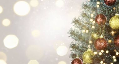 Bulanık ışık arka plan üzerinde renkli lamba dekorasyon ile portre Noel ağacı