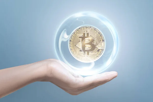Чоловічої Руки Тримає Золотий Bitcoin Віртуальний Сфери Cryptocurrency Концепції — стокове фото