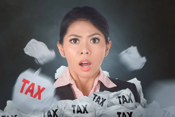 Asian Brunette Businesswoman Opened Mouth Surrounded Papers Tax Text — Stock Photo, Image