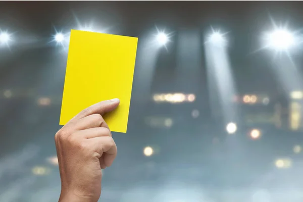 Рука Арбітра Жовтою Карткою Футбольному Стадіоні Матчем — стокове фото