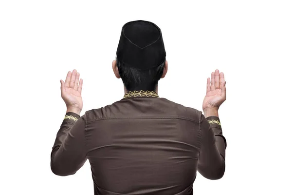 Vista Posteriore Uomo Musulmano Asiatico Alzando Mano Pregare Posa Isolata — Foto Stock