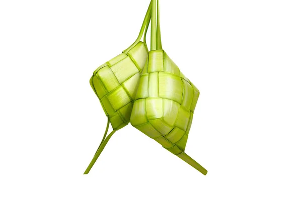 印度尼西亚传统食物在开斋节期间被隔绝在白色背景 Ketupat — 图库照片