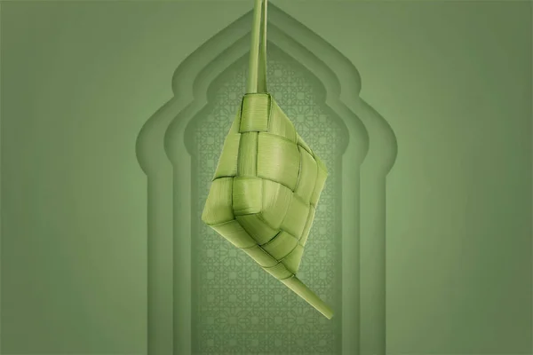 Ketupat Från Ung Kokosnöt Lämnar Hängande Med Moskén Bakgrund — Stockfoto