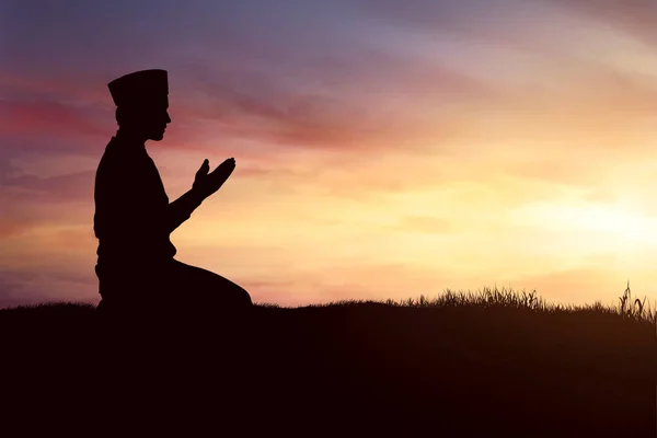 Silhouette Muslim Man Praying Sunset — Stock Photo, Image