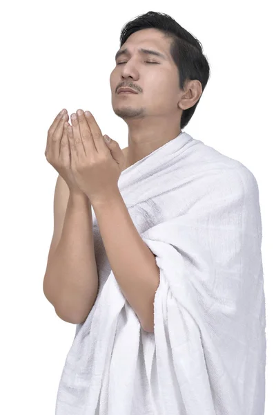 Jovem Asiático Muçulmano Homem Com Ihram Pano Orando Isolado Fundo — Fotografia de Stock