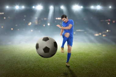 Genç Asyalı futbolcu 