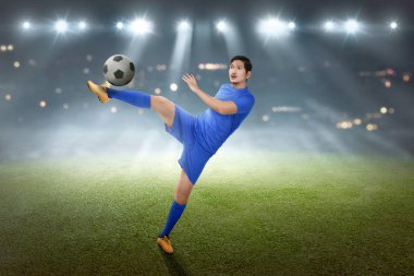 Heyecanlı Asya futbolcu 
